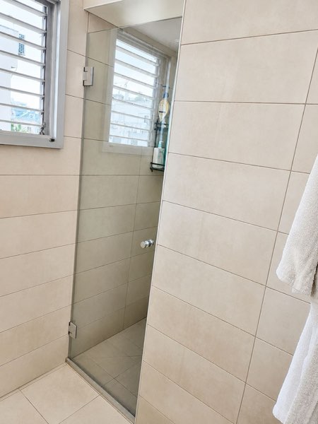 מקלחון חזית