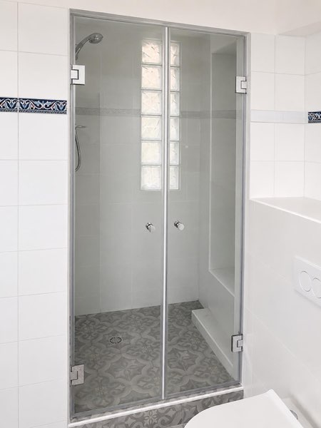 מקלחון חזית
