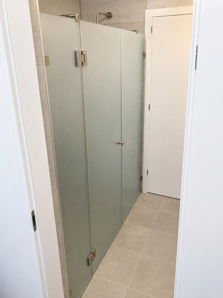 מקלחון חזית